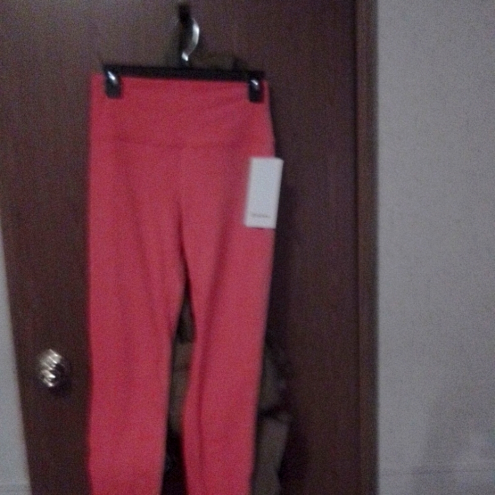 Lululemon Align HR legging and Lululemon Hold Tight Cropped T-SHIRT. Glaze Pink.